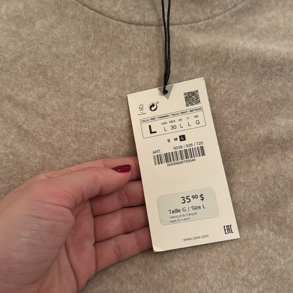 Beige sweater - Picture 3 of 4